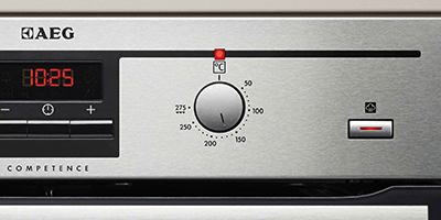 AEG Oven Step-2 Select the SteamBake programme and press the SteamBake button